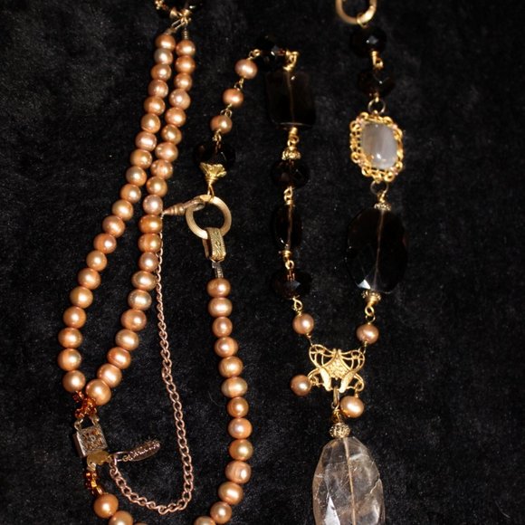 Carla Fox gold tone link statement necklace with gold tone and lucite look beads - Picture 2 of 14